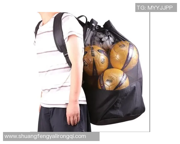 足球球星训练装备大揭秘 揭示他们训练时的必备服饰与舒适选择